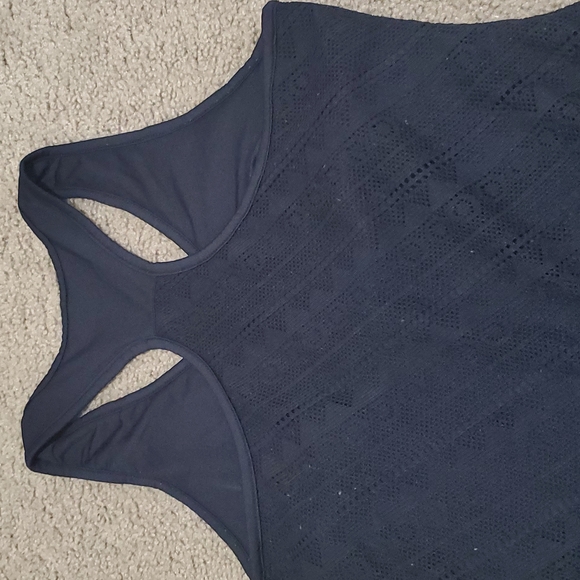 Workout top - Picture 4 of 4